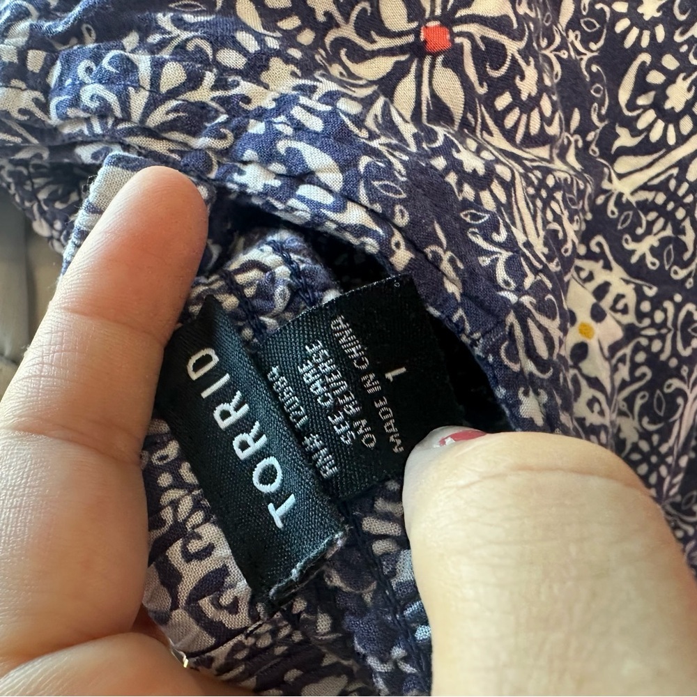 Torrid Blue and White Patterned Tank Top - Picture 5 of 5